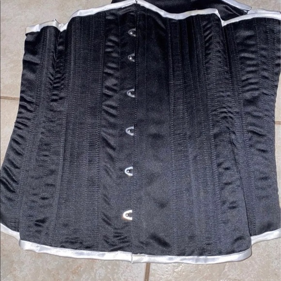 Custom corset - Picture 2 of 3